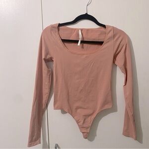 Aritzia Babaton bodysuit
